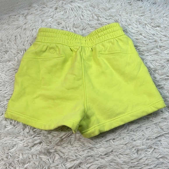 Lululemon Loungeful High-Rise Short 4" Electric Lemon - Picture 5 of 6